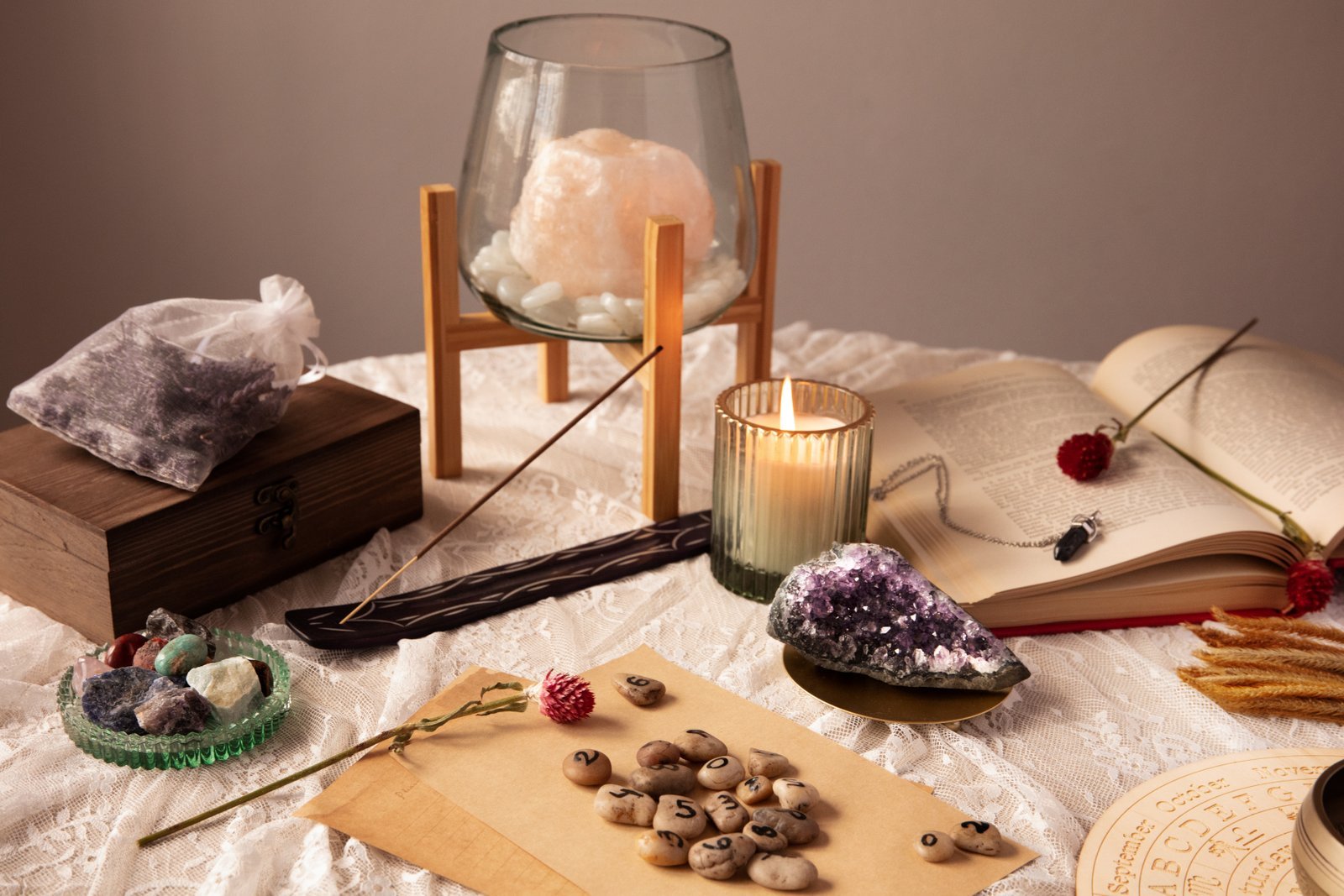 Daily Intentions for Manifesting Abundance: Simple Habits to Attract Prosperity